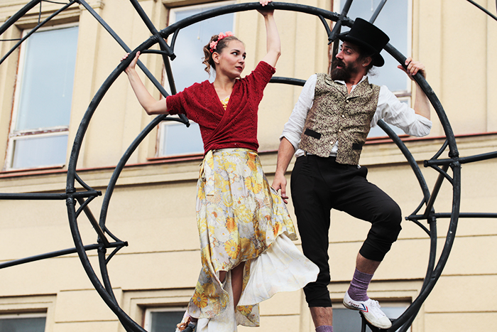 V.O.S.A. Theatre & Sunriders: C’est La... Wheel!