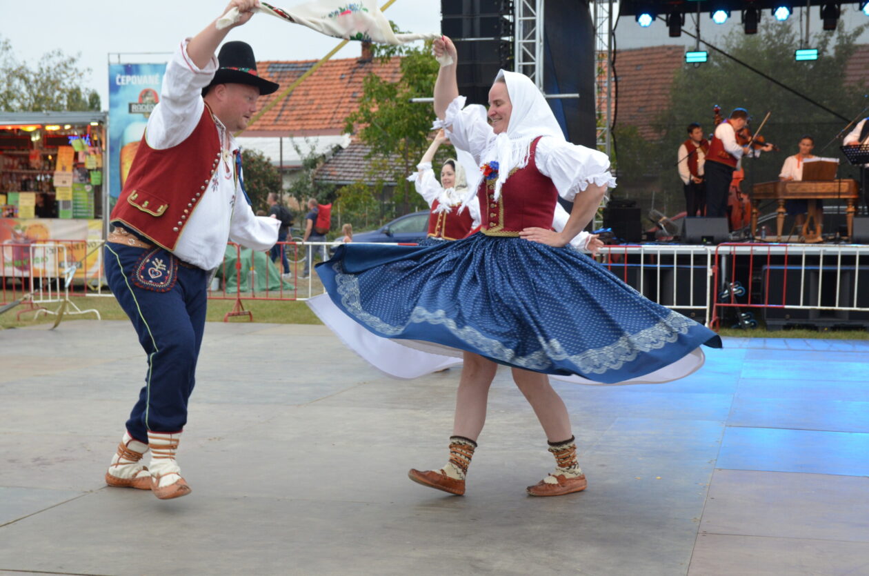 Folklórní festiVálek